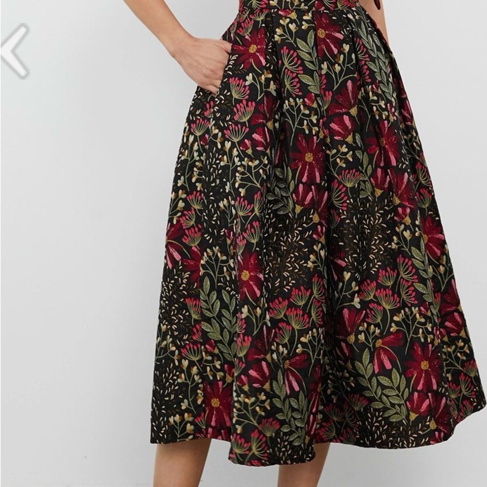 Chicwish CHEERFUL DAISY FIELD JACQUARD PLEATED MIDI SKIRT - Sz M